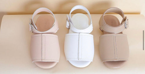 Simple line sandals